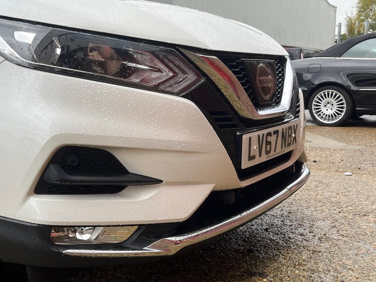 2017 Nissan Qashqai 1.2 DIG-T Acenta XTRON Euro 6 (s/s) 5dr HATCHBACK Petrol Automatic