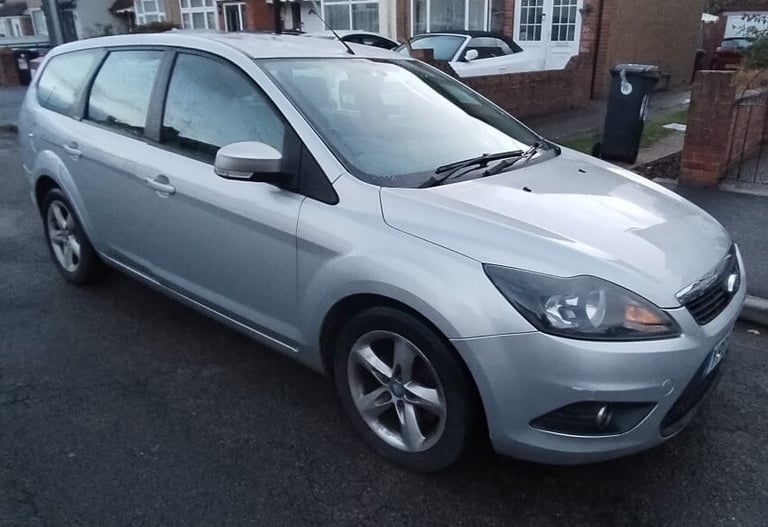 2009 Ford Focus 1.6 Zetec 5dr Auto ESTATE Petrol Automatic