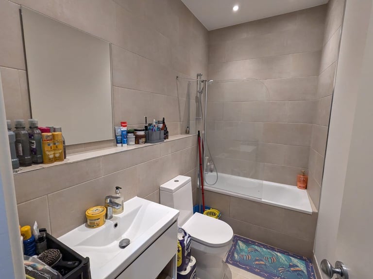 Recently refurbished first floor 3 bedroom flat above shop on High Road, Willesden NW10