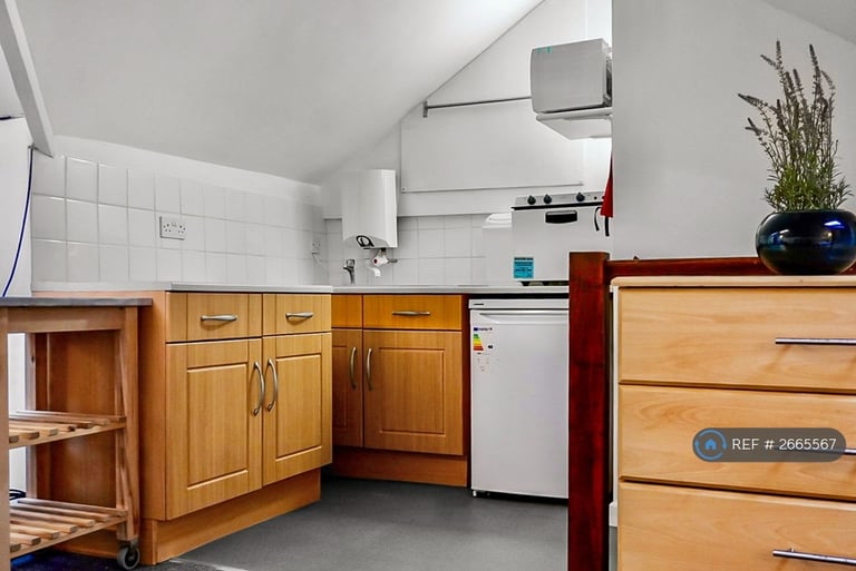 1 bedroom in Waverley Road, Redland, BS6 (#2665567)