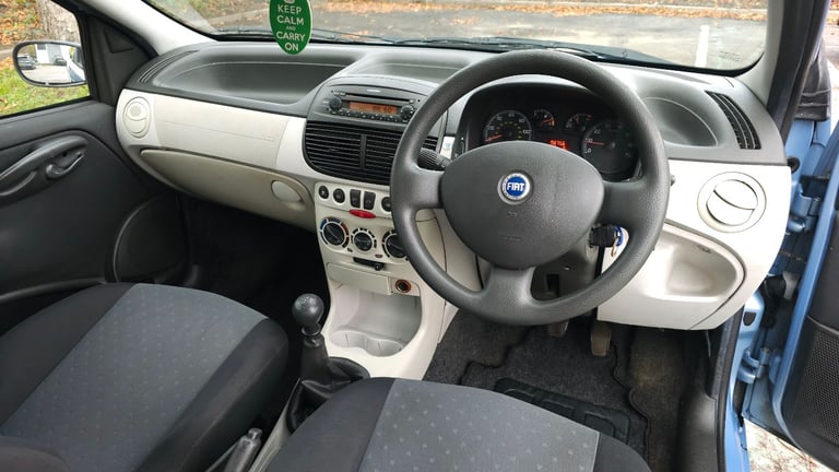 Fiat, PUNTO, Hatchback, 2005, Manual, 1242 (cc), 3 doors