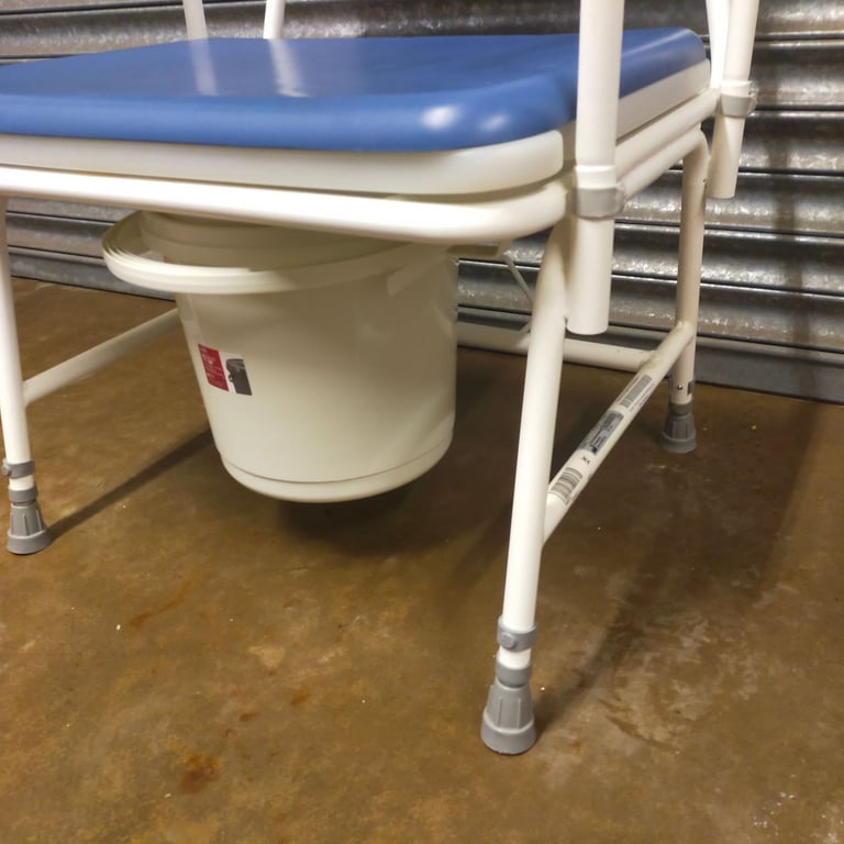 Large commode toilet chair 
