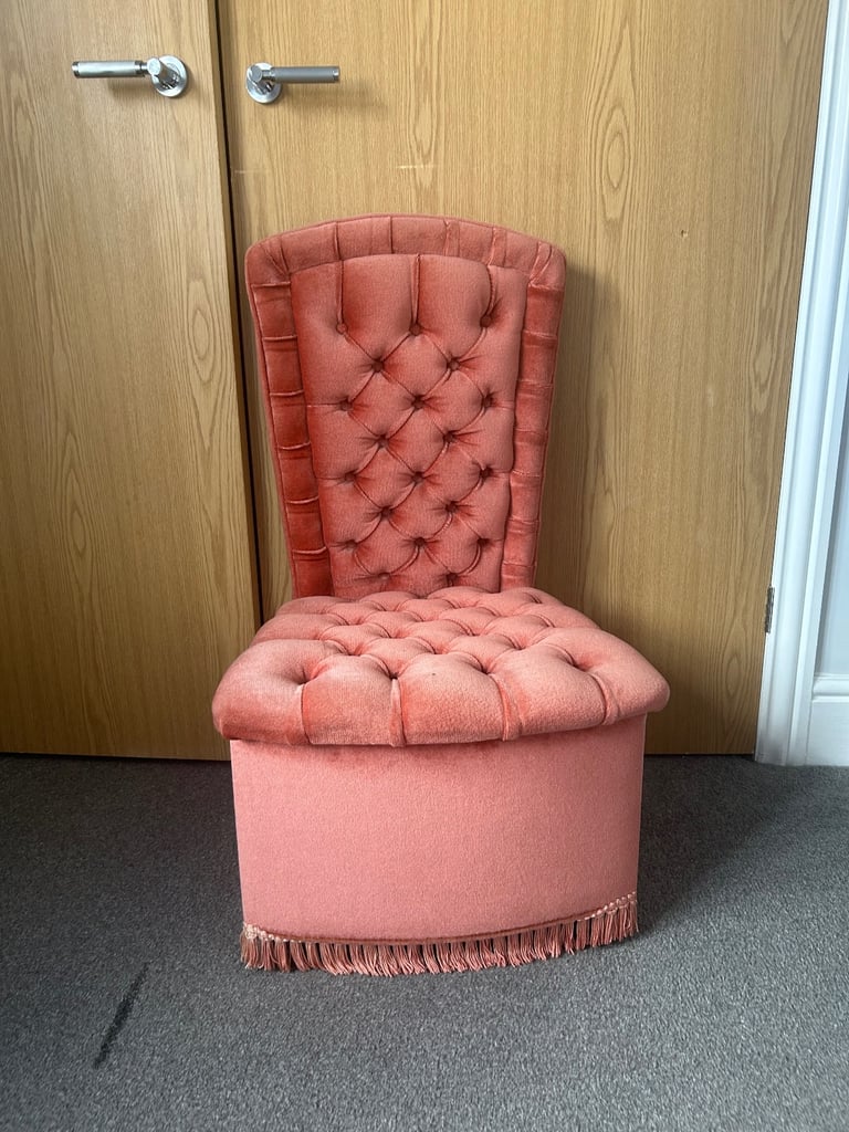 Vintage Make Up Chair