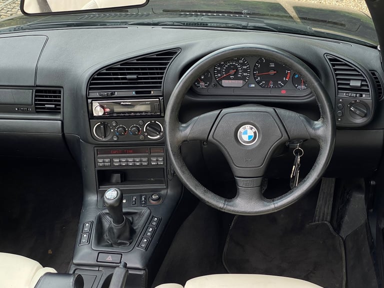 BMW M3 3.0 CONVERTIBLE 2DR [1995-M] DAYTONA VIOLET METALIC