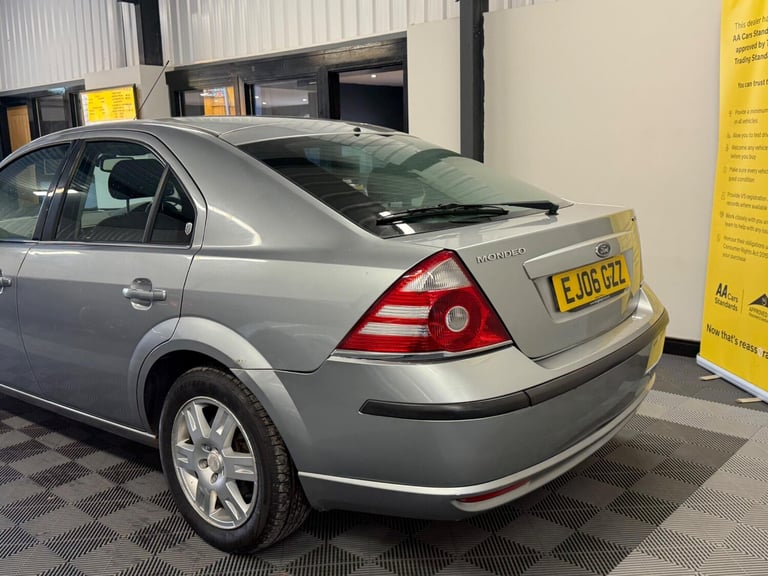 2006 Ford Mondeo 2.0 Ghia 5dr HATCHBACK Petrol Manual
