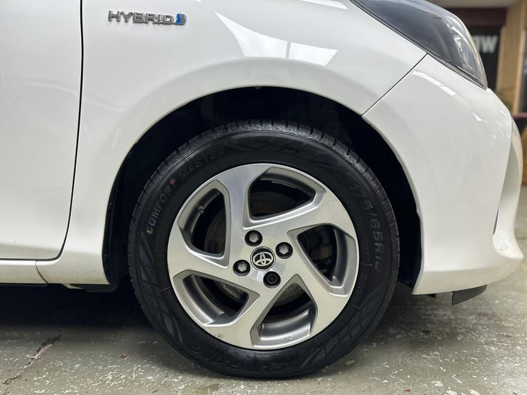 2016 Toyota Yaris 1.5 Hybrid Icon 5dr CVT HATCHBACK PETROL/ELECTRIC Automatic