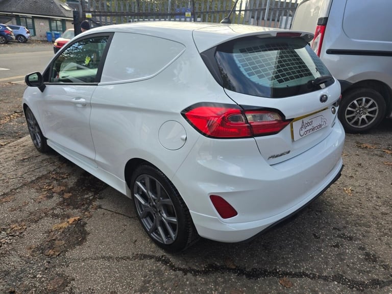 2022 Ford Fiesta Van 1.0T EcoBoost MHEV Sport Van Euro 6 125 ps - AIR CON + CRUISE CAR DERIVED VA...