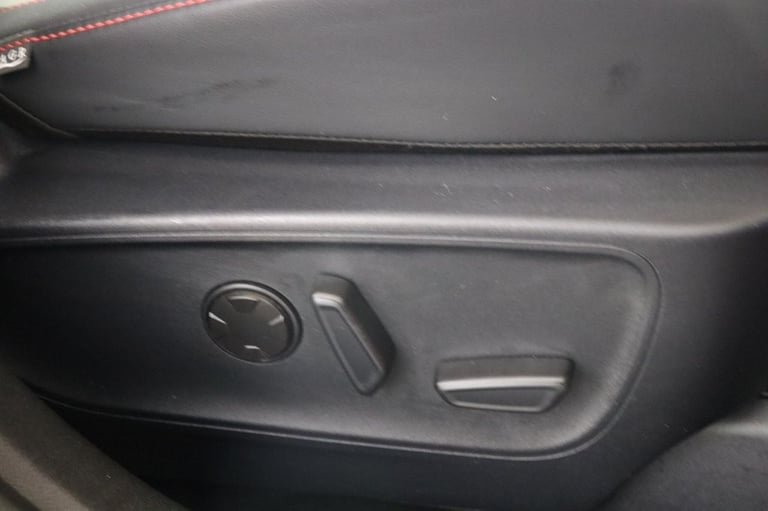 2024 Ford Kuga 2.5 Duratec 14.4kWh ST-Line X 5dr CVT (PAN ROOF) Automatic