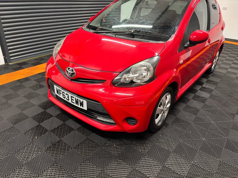 2013 Toyota AYGO 1.0 VVT-i Move with Style 5dr HATCHBACK Petrol Manual