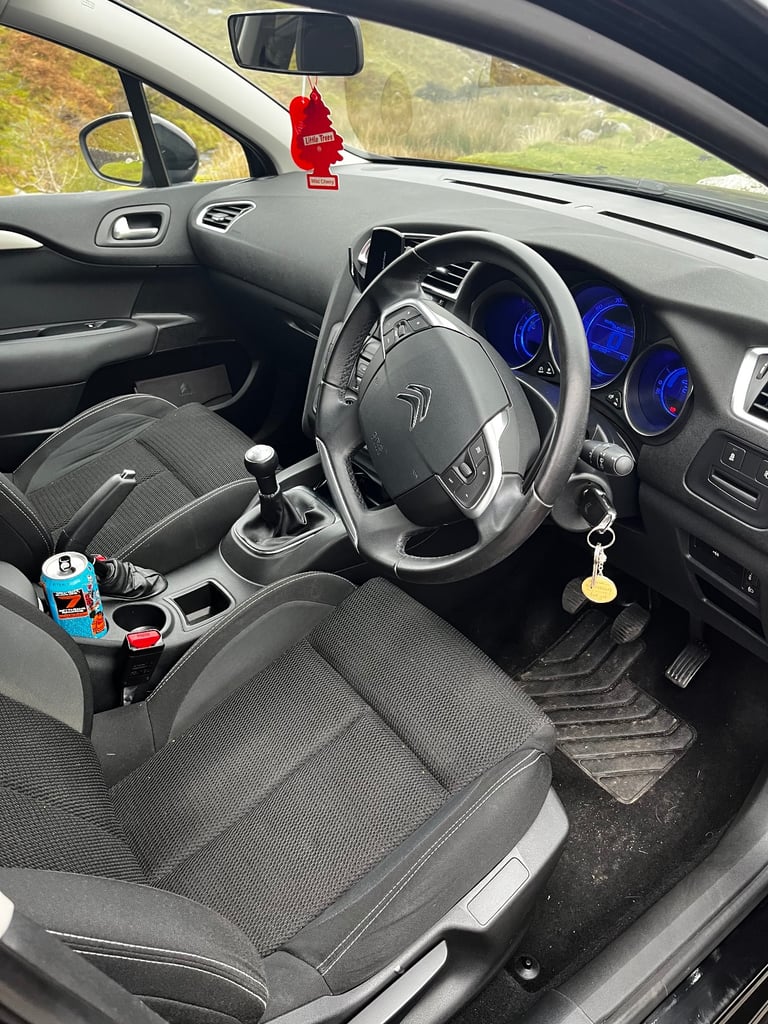 Citroen, C4, Hatchback, 2016, Manual, 1199 (cc), 5 doors