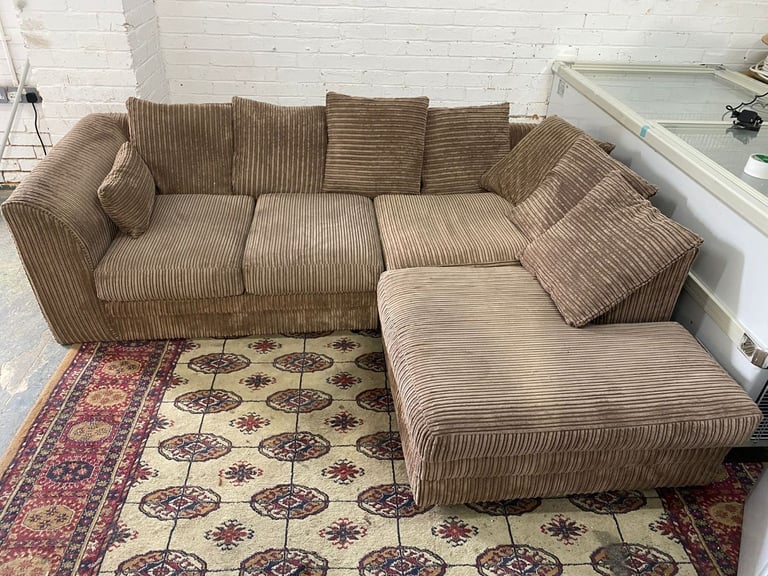 🚚Beautiful Corner Sofa For Sale 