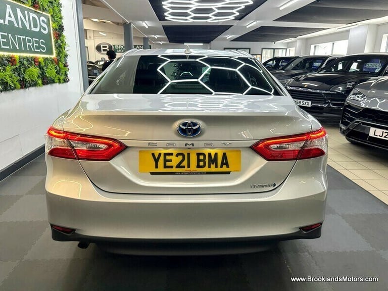 Toyota Camry 2.5 VVT-I DESIGN [SAT NAV, LEATHER, HEATED SEATS &amp; REVERSE CAMERA]
