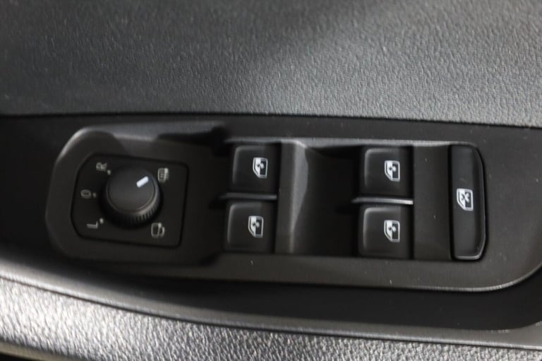 2019 Skoda Karoq 2.0 TDI Sport Line 4x4 5dr ESTATE DIESEL Manual