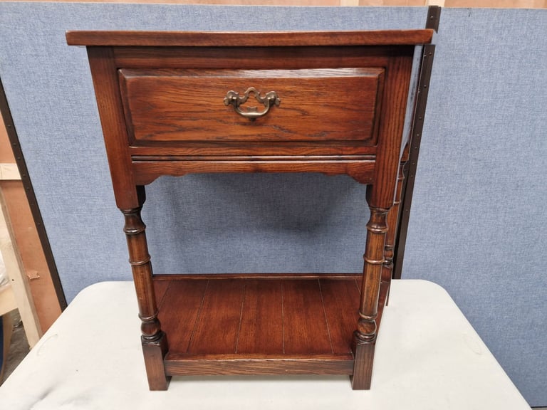 Single drawer two tier hall table