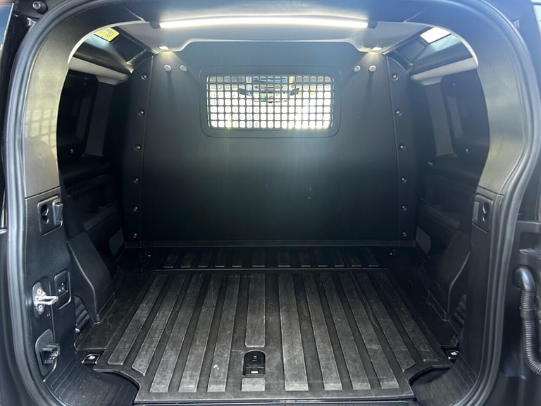 2023 Land Rover Defender 3.0 D250 Hard Top HSE Auto PANEL VAN DIESEL Automatic