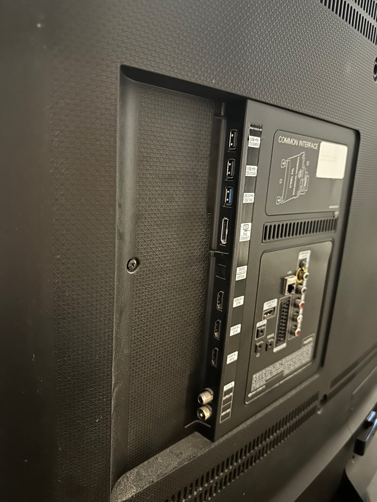 Faulty-55” Samsung Curved 4K Smart TV - Model : UES5HU7200U