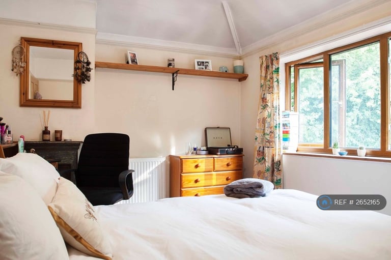 6 bedroom house in Earlham Green Lane, Norwich, NR5 (6 bed) (#2652165)