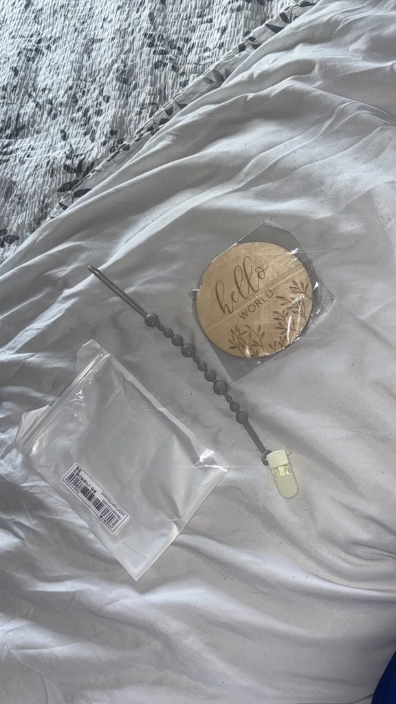 Dummy chain and hello world sign 