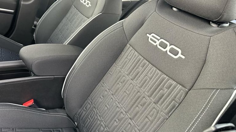 2025 Fiat 600 1.2 MHEV SUV 5dr Petrol Hybrid e-DCT Euro 6 (s/s) (100 ps) Automatic Hatchback Hybr...