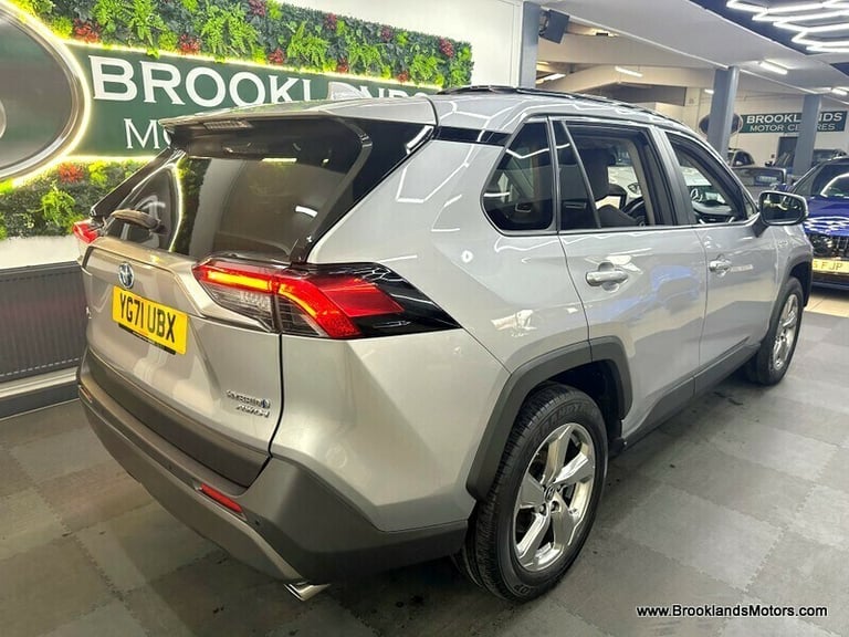 Toyota RAV4 2.5 VVT-I DESIGN [SAT NAV, REVERSE CAMERA &amp; 4WD]