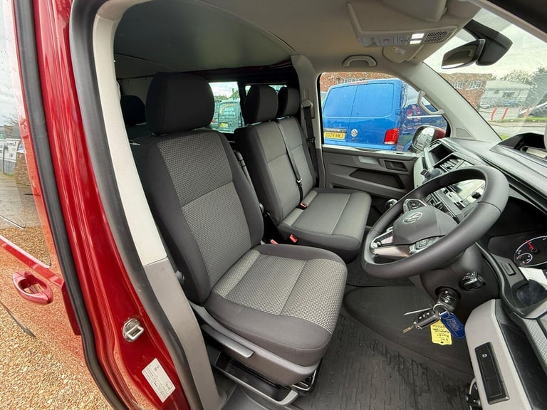 2022 Volkswagen Transporter 2.0 TDI 150 Highline Kombi Van 4MOTION WINDOW VAN DIESEL Manual