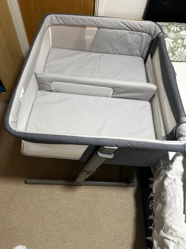 Chicco Next2Me Twins Bedside Crib 