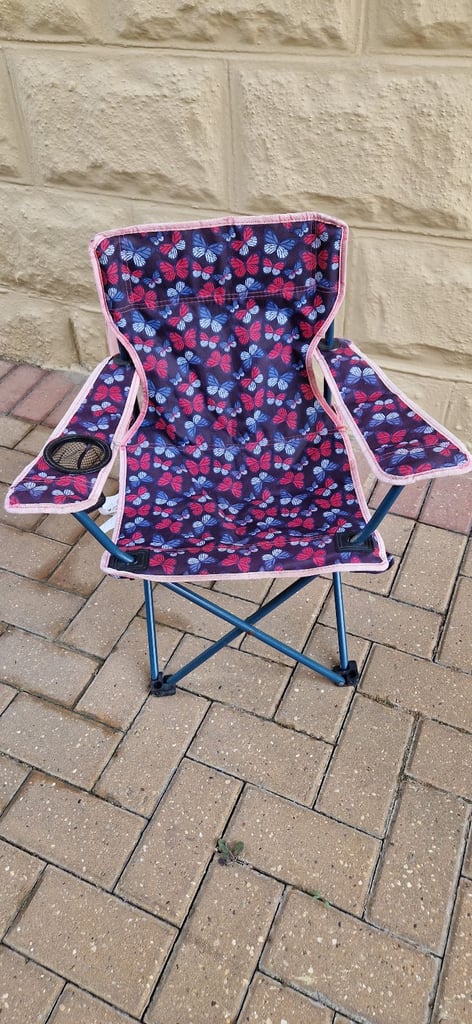 image for CHILDS MINI FOLDING SEAT/CHAIR. VERY GOOD CONDITION.
