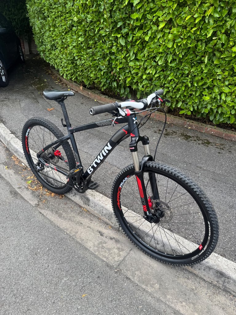 B-twin rockrider 540 medium frame 27.5 mountain bike 