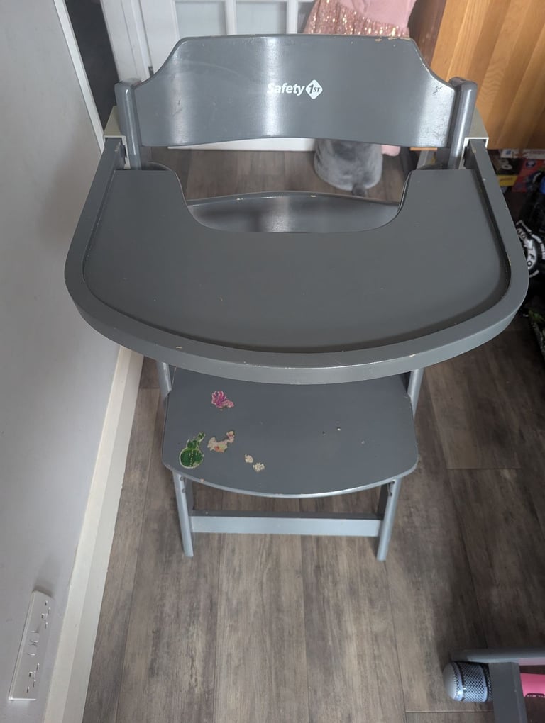 Safety 1st Wood Highchair 