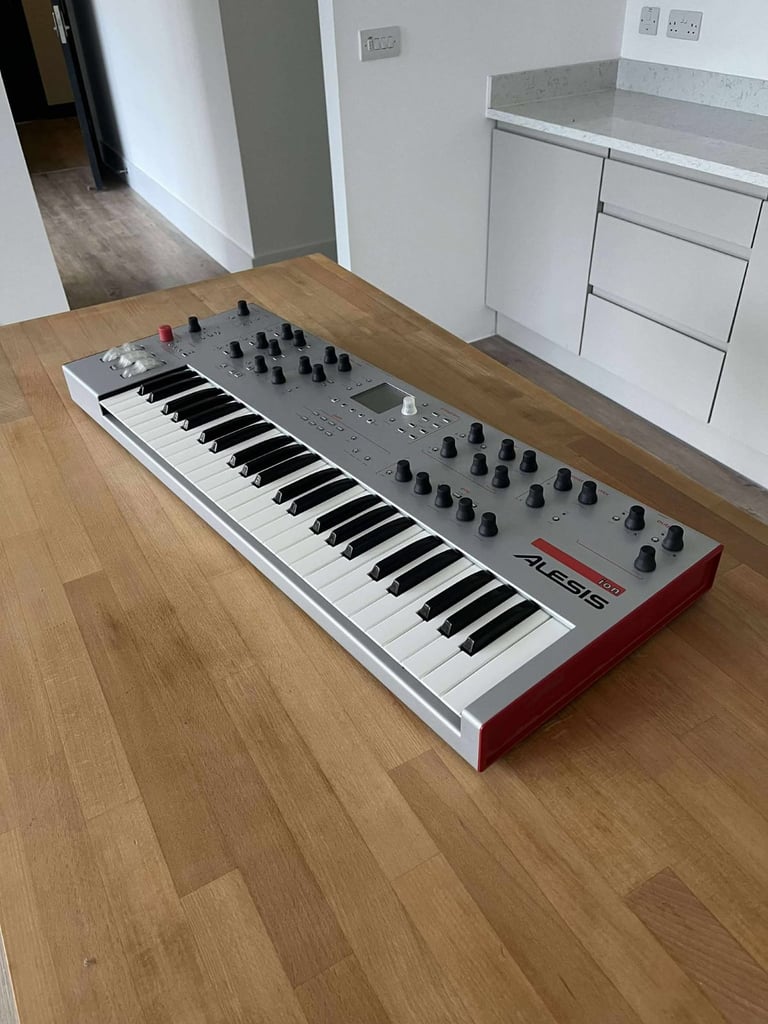 image for Alesis Micron – Virtual Analog Synthesizer
