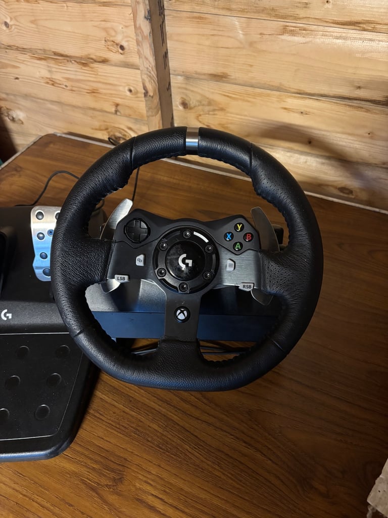Xbox one Driving force steering wheel and pedals