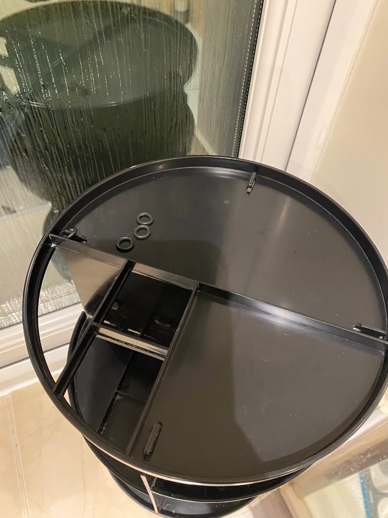 Rotating makeup organiser 