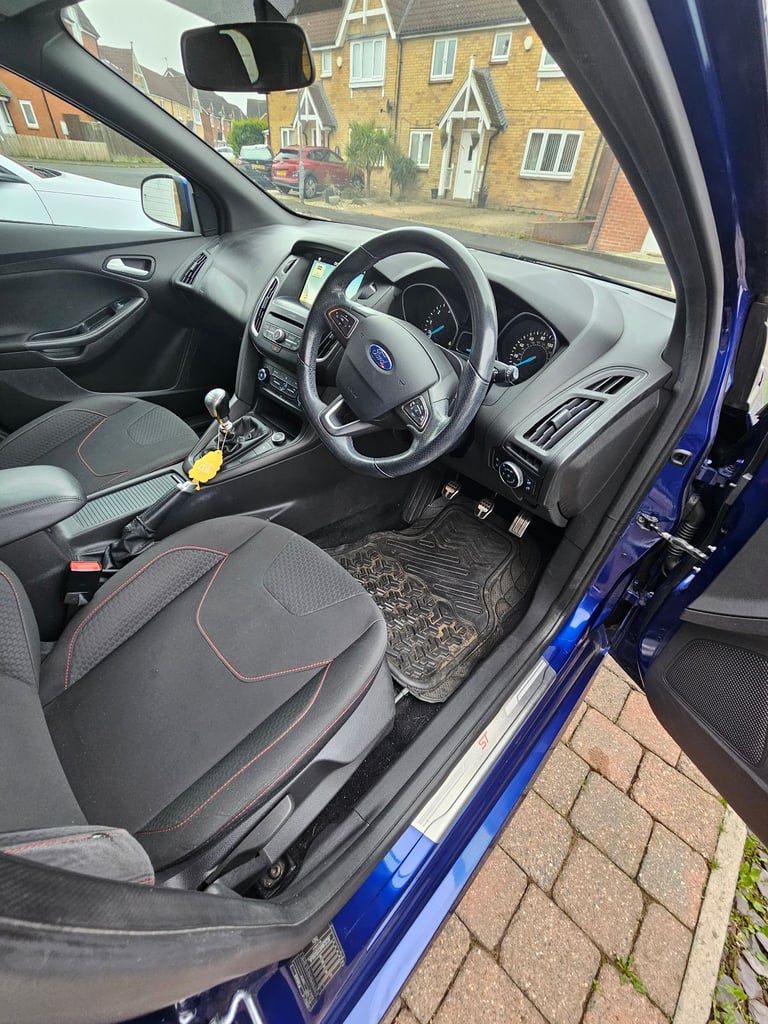Ford, FOCUS, Estate, 2017, Manual, 1499 (cc), 5 doors