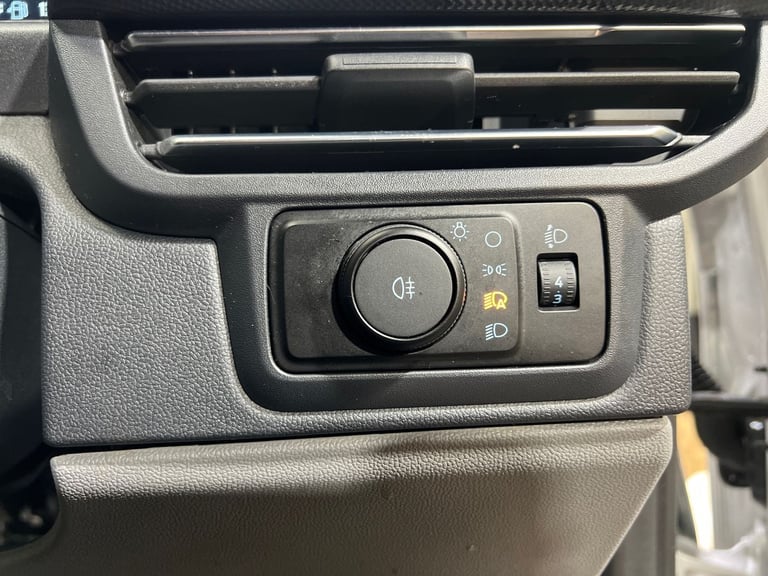 2025 Ford Transit Custom 320 SWB 2.0 Tdci Limited 136PS D/Cab Crew Bus Diesel Manual