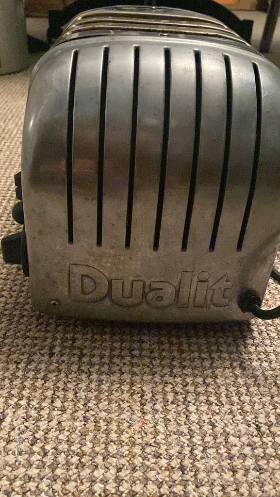 Dualit 3 slice toaster with sandwich holder.