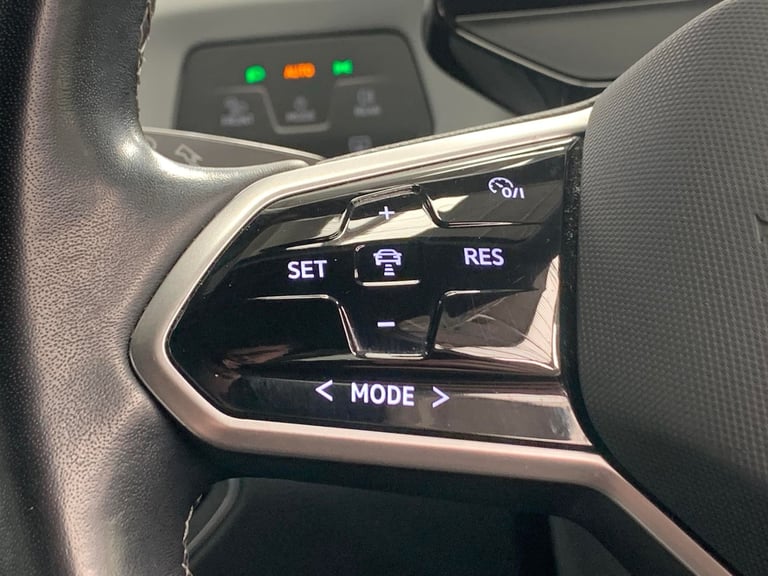 2022 Volkswagen ID.3 Pro Performance 58kWh Family Hatchback 5dr Electric Auto (204 ps) - LED - R ...