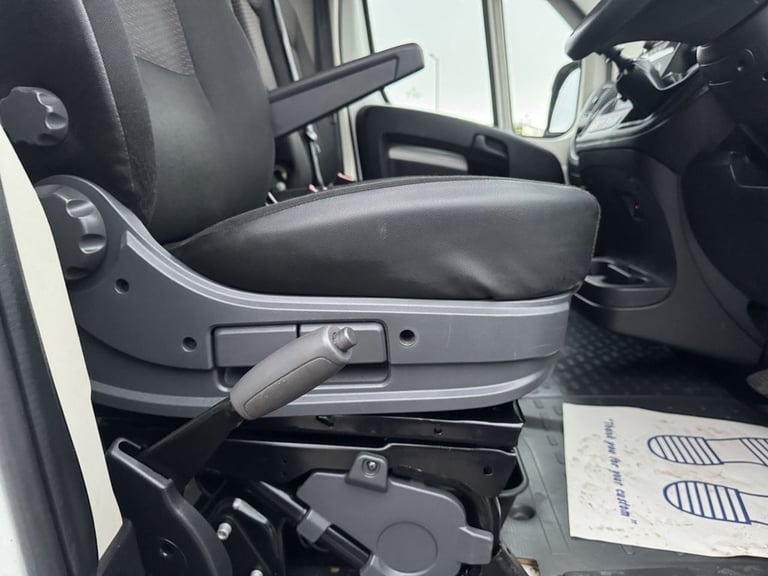 2021 Peugeot Boxer BLUEHDI 335 LOW LOADER / DROPSIDE / DROP &amp; GO / SPECIALIST VEHICLE - DIESE...