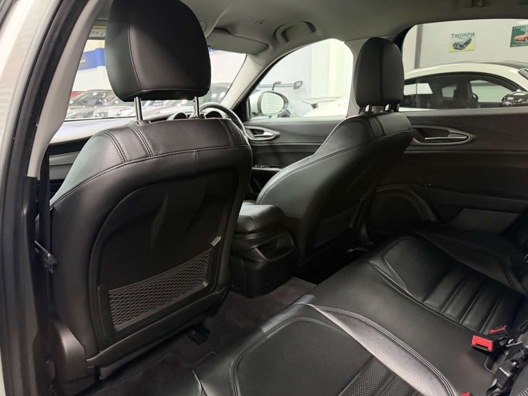 2017 Alfa Romeo Giulia 2.2 JTDM-2 180 Speciale 4dr Auto SALOON DIESEL Automatic