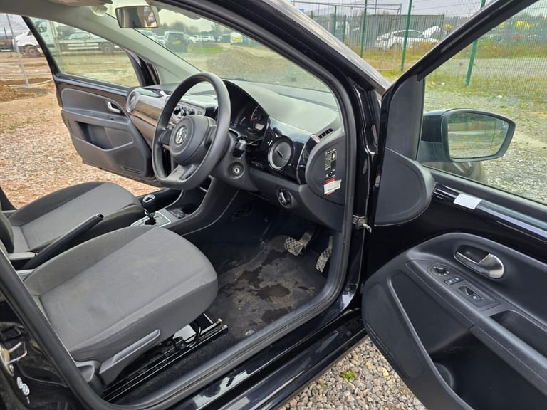 2013 Volkswagen up! 1.0 High up! ASG Euro 6 5dr Hatchback Petrol Automatic