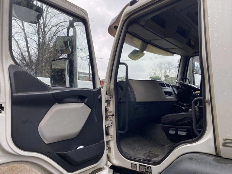 2014 VOLVO FL-250 SKIP LOADER