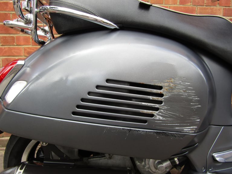 Piaggio Vespa GTS 300 * ONE KEEPER FROM NEW * 9850  MILES* MAT GREY * 