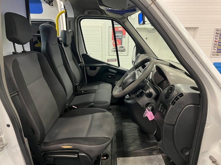 2016 Renault Master LM35 BUSINESS 2.3DCI 130PS LWB 7 SEAT DISABLED ACCESS MINIBUS C/W STRETCHER P...