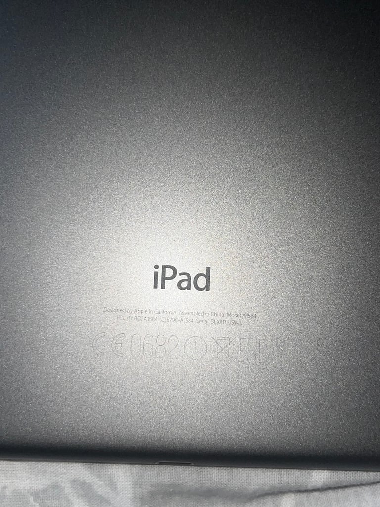 Apple IPad Pro 128gb 12.9 Inch (2015 A9 Series) 1st Generation