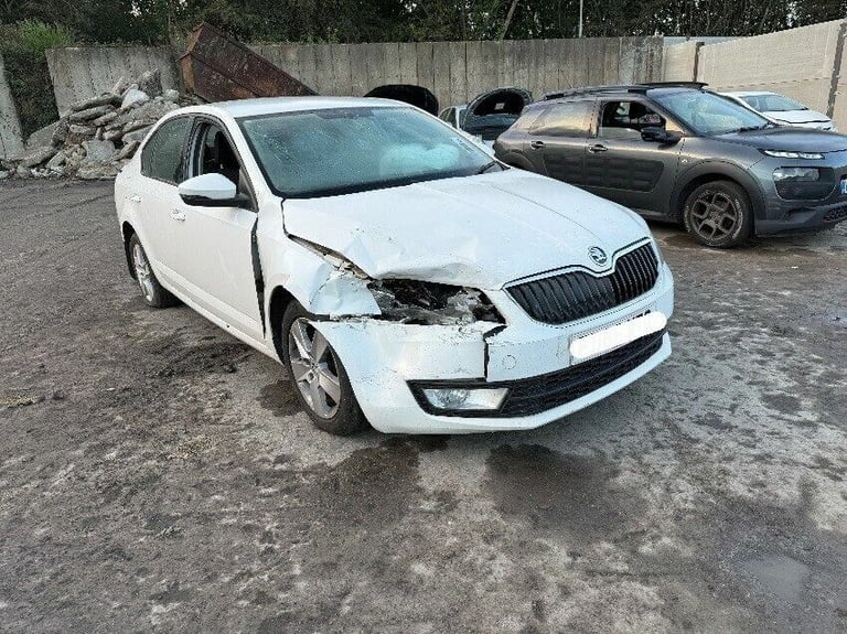 SKODA OCTAVIA 2013-2017 1.6 TDI RTD CXXB WHITE LF9E - BREAKING FOR PARTS & SPARES