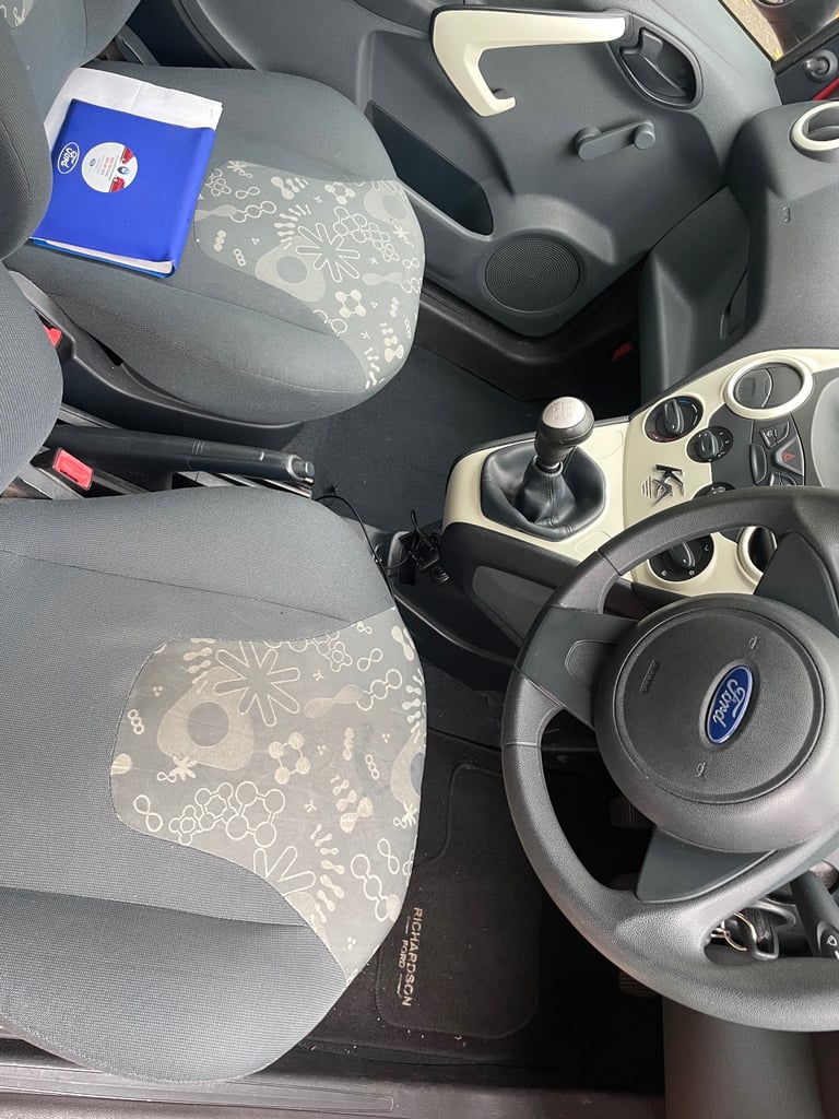 Ford, KA, Hatchback, 2012, Manual, 1242 (cc), 3 doors