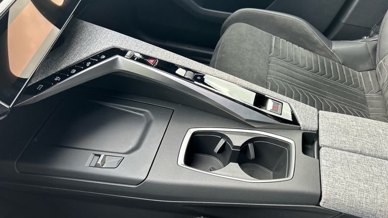 2025 Peugeot 5008 1.2 Hybrid 136 GT 5dr e-DSC6 Petrol Estate Estate Petrol Automatic