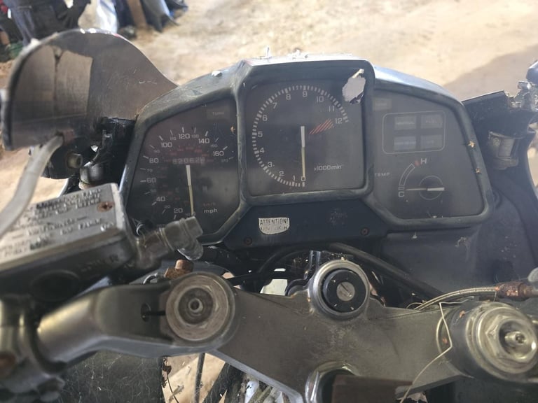1987 HONDA VFR750F RC24 GENUINE BARN FIND WINTER PROJECT SPARES OR REPAIRS