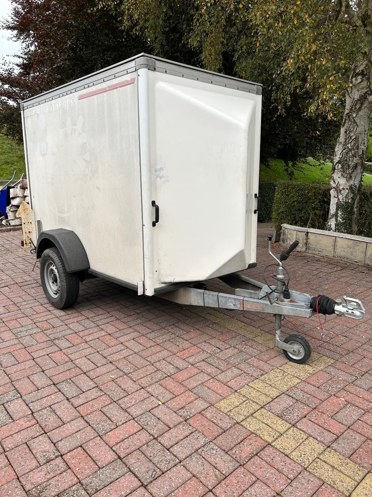 Indespension tow a van trailer