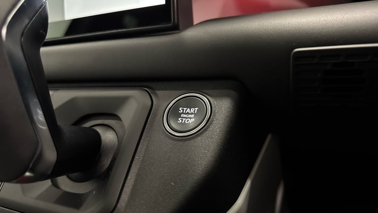 2025 Land Rover Defender 3.0 D350 X-Dynamic HSE 110 5dr Auto ESTATE DIESEL Automatic