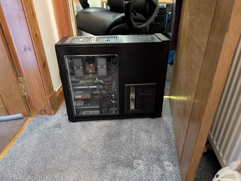 FULL SIZE WINDOWS 10 COMPUTER